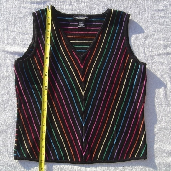Pride!- World Republic Black Sweater with Rainbow Stripes Sleeveless Size Large - Picture 3 of 7